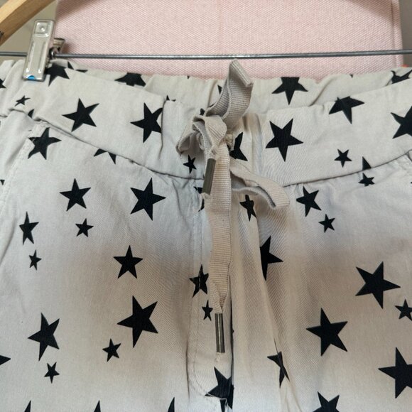 Italian made slouchy beige pant with black stars embellished with silver sequin - Picture 4 of 6